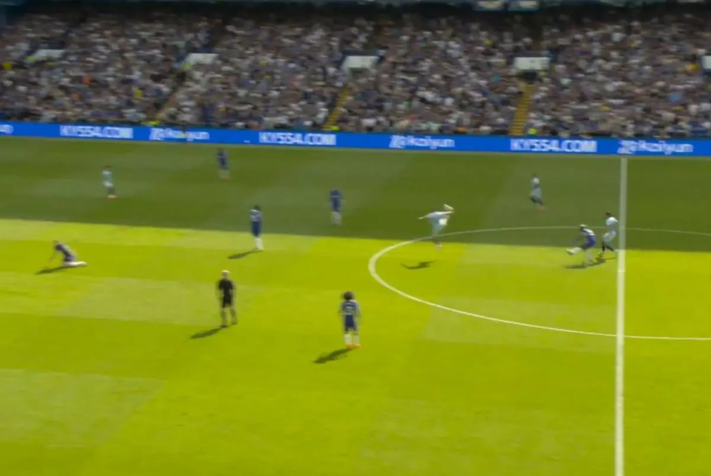 Chelsea take the lead after an incredible lob by Moises Caicedo from his own half